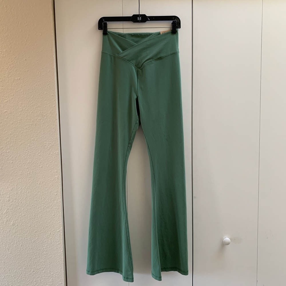 Victoria’s Secret PINK High-Waist Flare Leggings